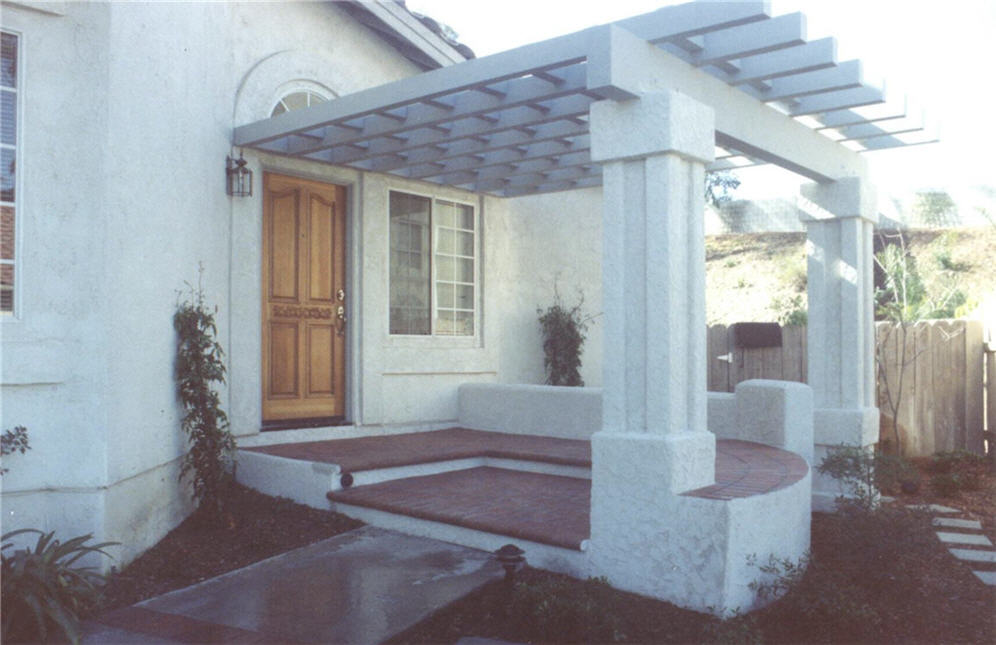 Entry Trellis with Pillars