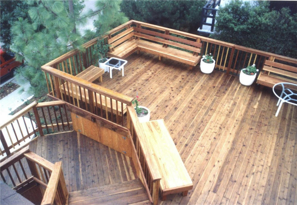 Cantilevered Deck