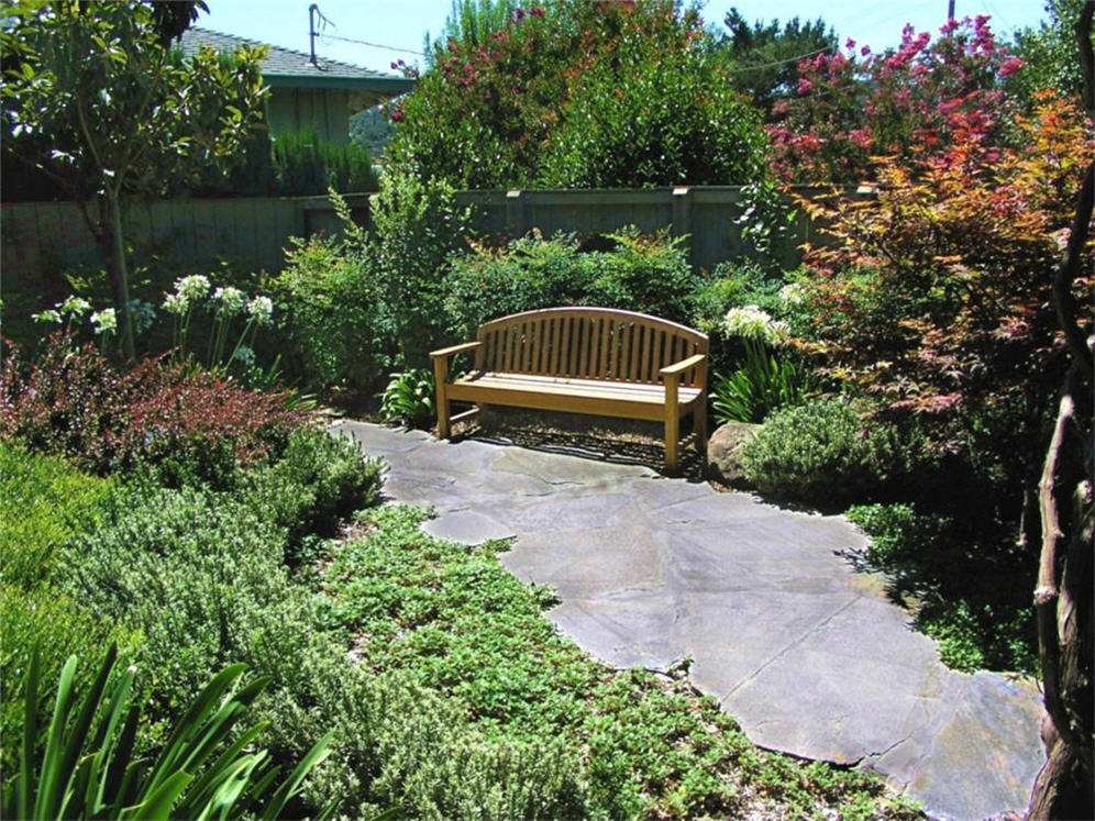 Garden Bench Island