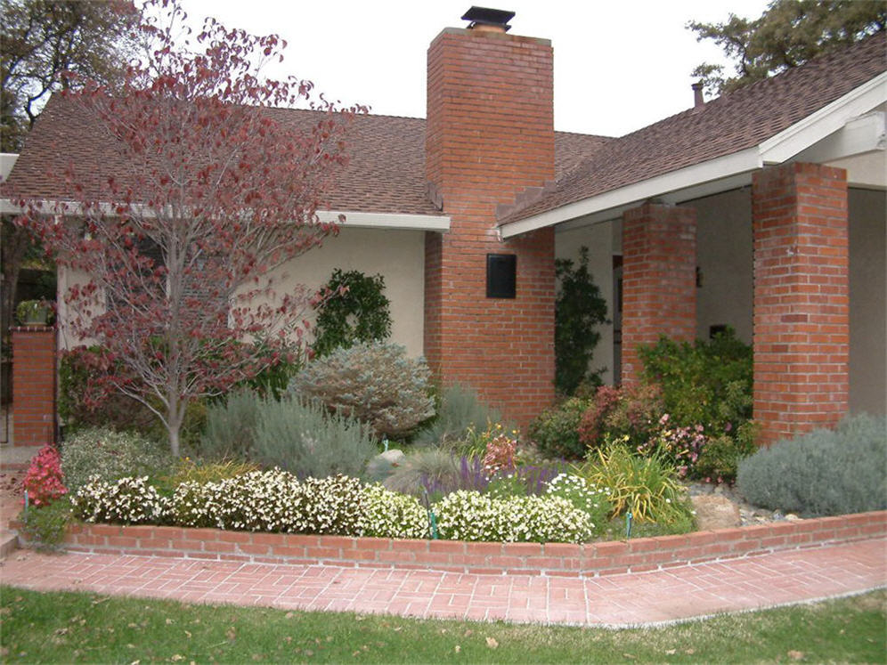 Front Yard Foundation Planting